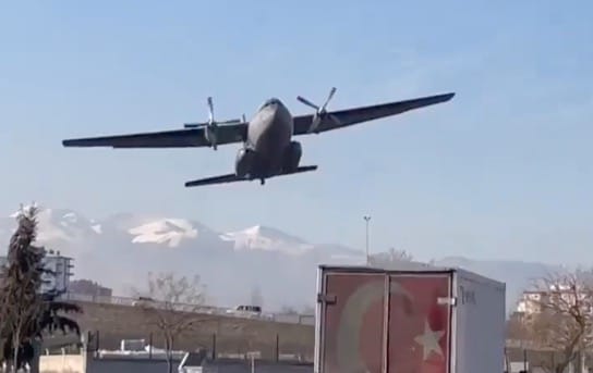 Turkish Air Force C-160 Transall’s Dramatic Emergency Landing (Video)