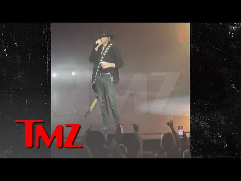 Toby Keith’s Mom Joined Him Onstage In His Final Show Before Death | TMZ