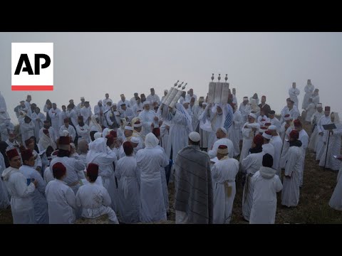 Video: Samaritan community takes part in Passover pilgrimage on West Bank’s Mount Gerizim