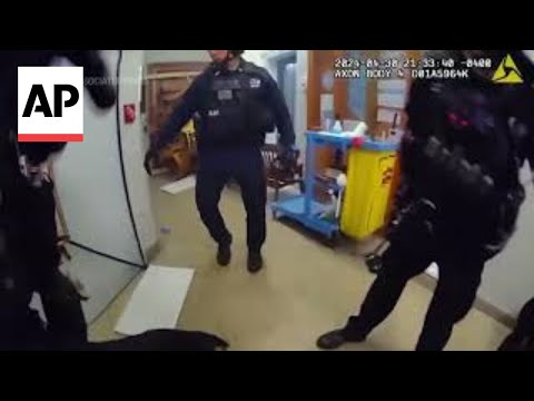 Video: Body camera video shows NYPD entering building at Columbia University