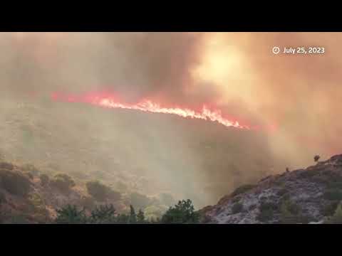 Video: Greek wildfire threat nears, outpacing preparations | REUTERS