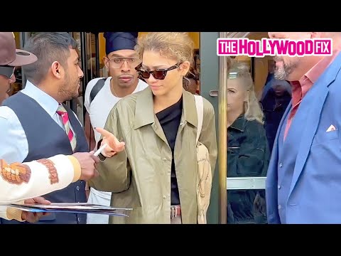 Video: Zendaya Signs Autographs For Fans While Leaving Her Hotel To Head To The Met Gala In New York, NY
