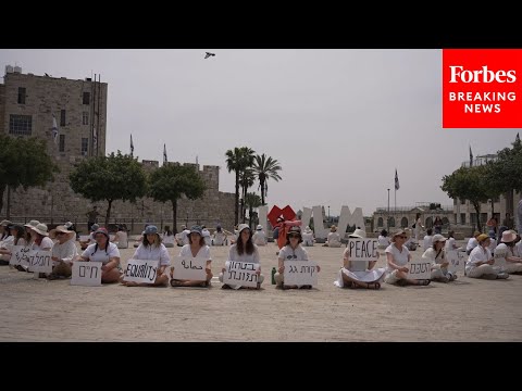 Video: Israeli Activists Stage A Protest In Jerusalem Calling For An End To The Conflict In Gaza