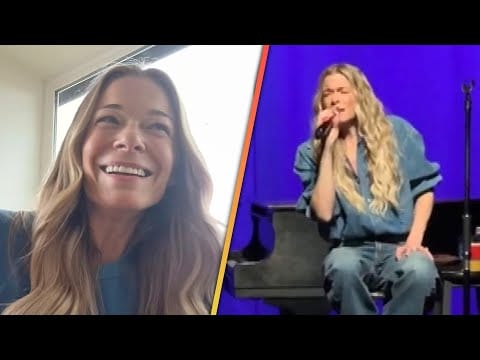 Video: LeAnn Rimes’ Teeth FALL OUT Mid-Concert!