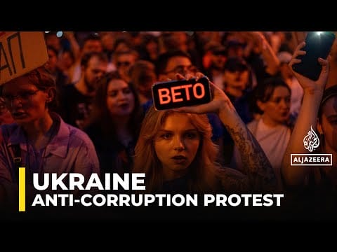 Video: Protesters in Ukraine denounce law curbing anticorruption agencies