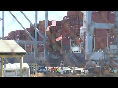 Video: LIVE: Shipping container incident at Port of Long Beach