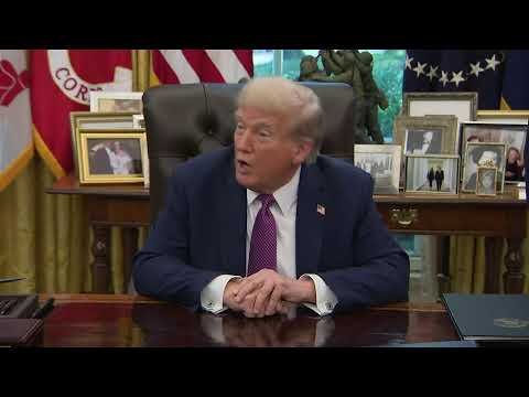 Video: LIVE: Trump signs executive orders, makes an announcement