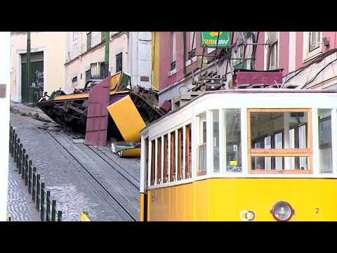 Video: Portugal probing fatal cable car crash | REUTERS