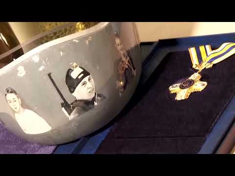 Video: Zelenskiy meets disqualified skeleton racer, awards him medal of freedom